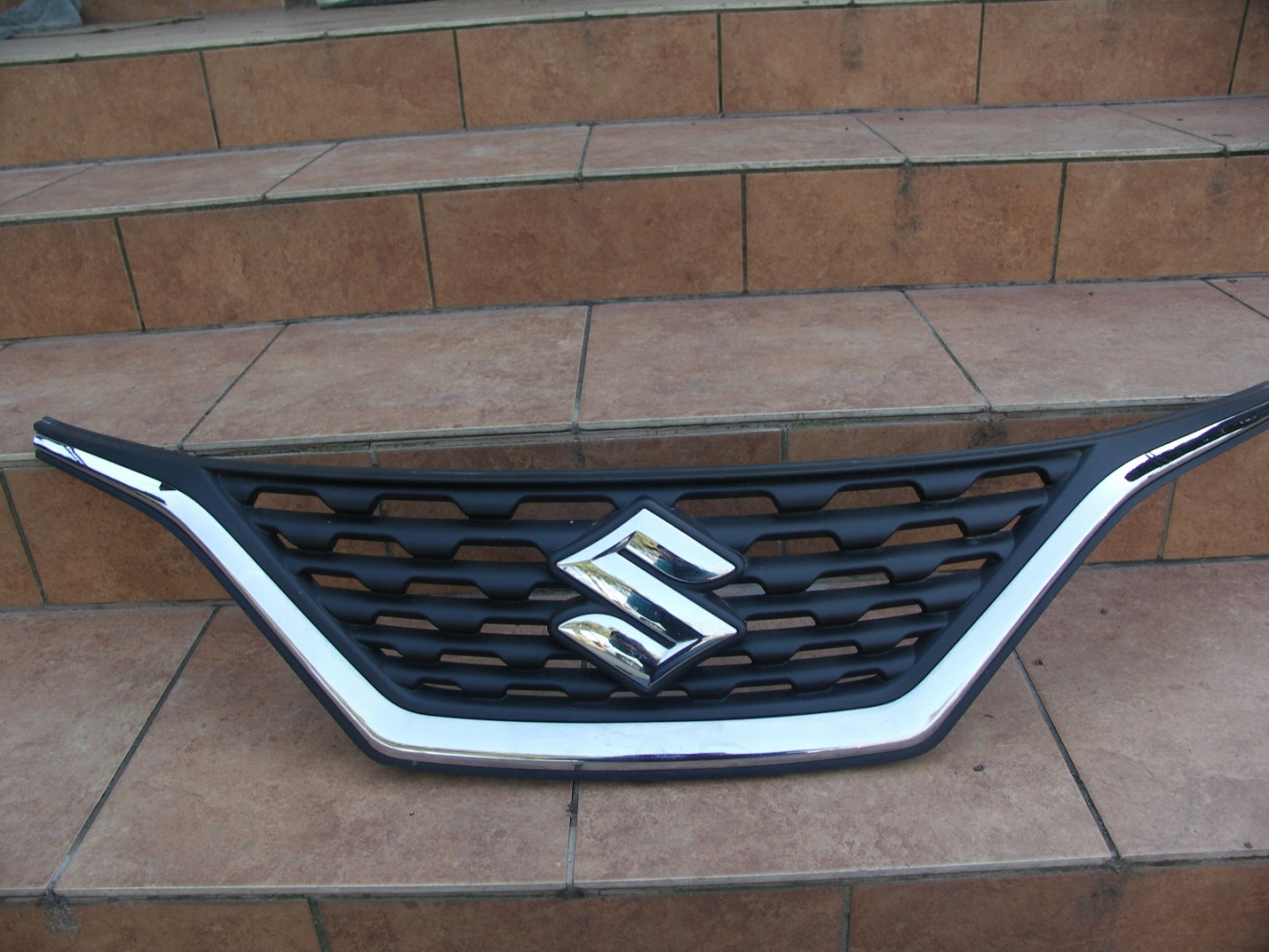 Suzuki Baleno EG Kühlergrill FRONTGRILL Kühlergitter - Thumbnail 1