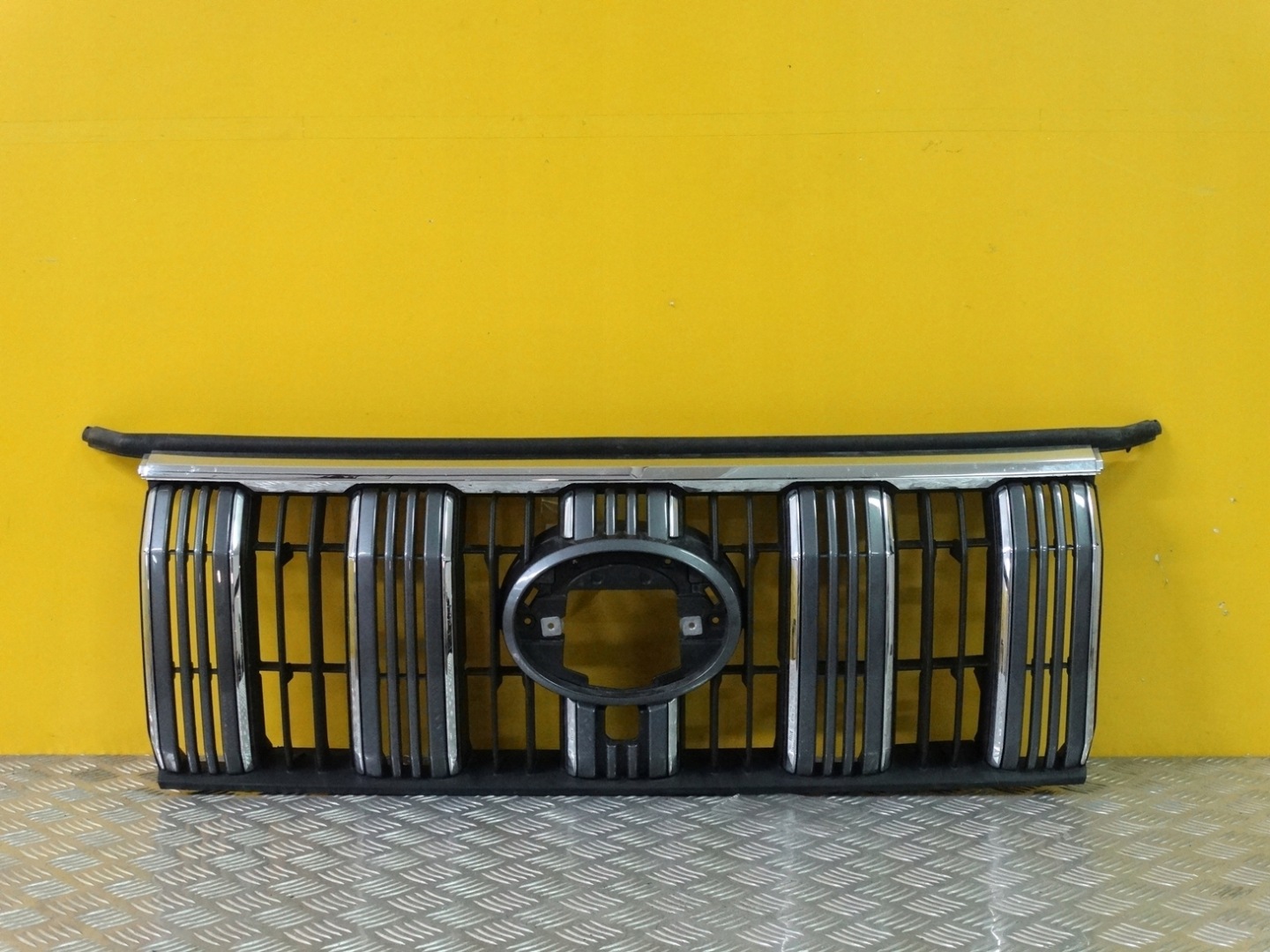 Toyota Land Cruiser J8/J10/J20 J8 Kühlergrill FRONTGRILL Kühlergitter - Thumbnail 1