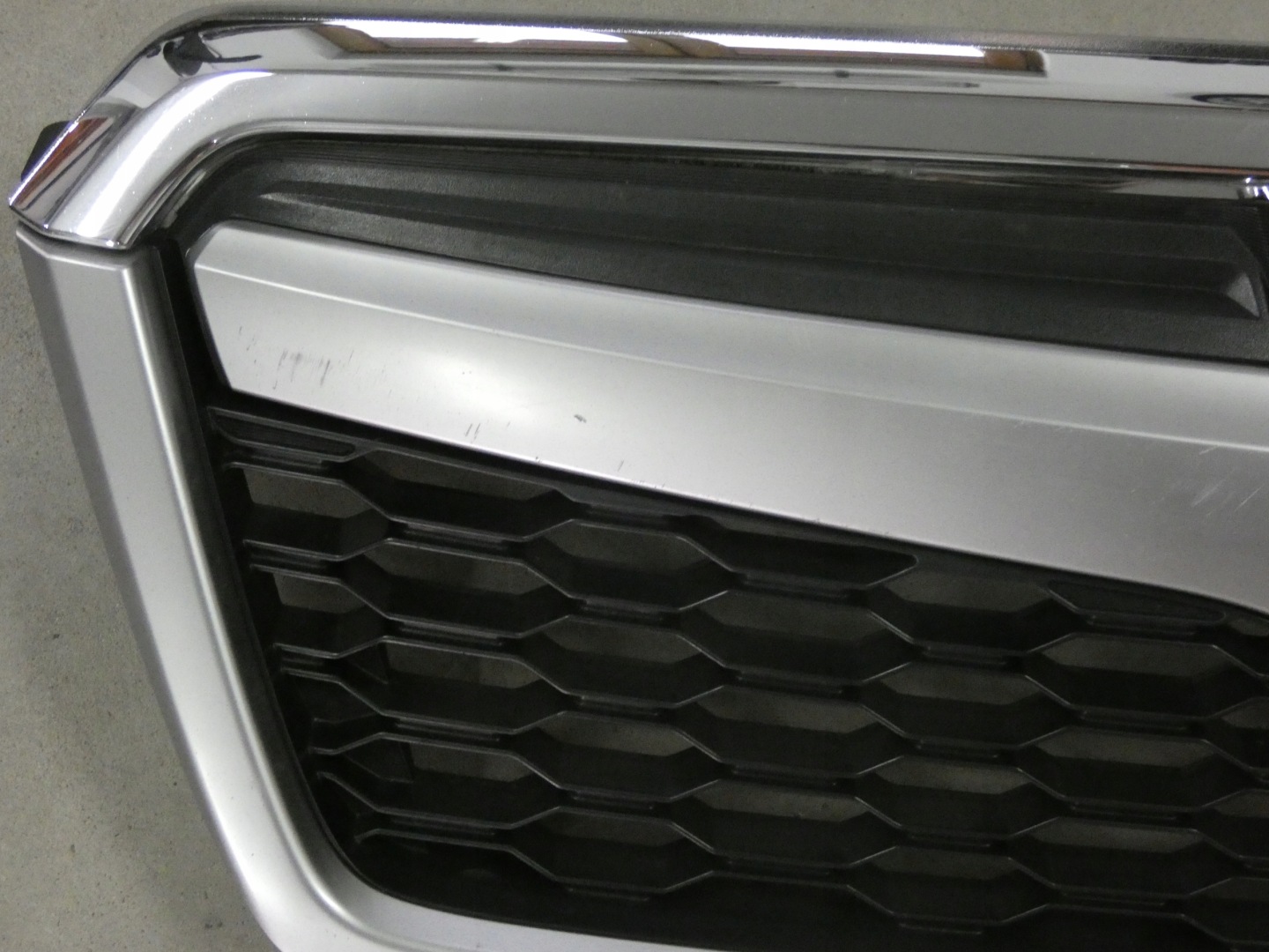 Subaru Forester SF Kühlergrill FRONTGRILL Kühlergitter - Thumbnail 5