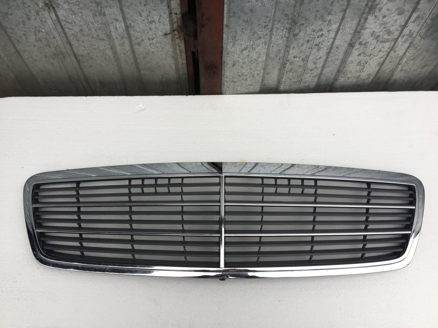 Mercedes-Benz C-Klasse W203 Kühlergrill FRONTGRILL Kühlergitter - Thumbnail 1