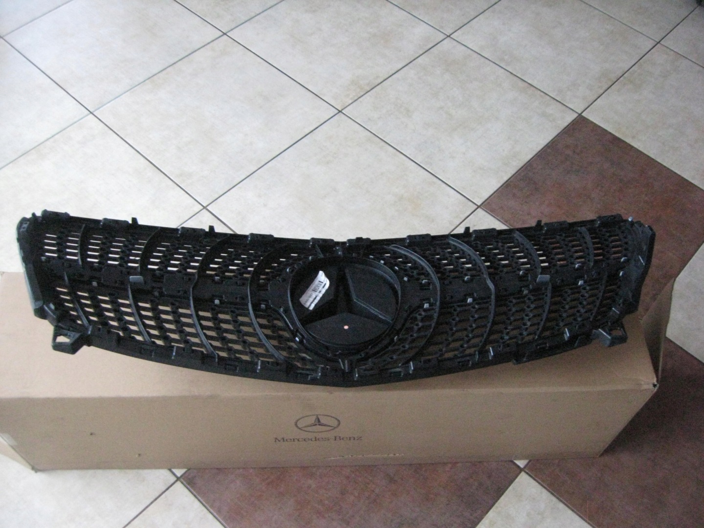 Mercedes-Benz A-Klasse W176 Kühlergrill FRONTGRILL Kühlergitter A1768807600 - Thumbnail 6