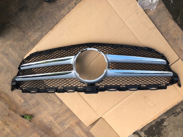 Mercedes-Benz C-Klasse W205 Kühlergrill FRONTGRILL Kühlergitter A2058803783 - Thumbnail 1