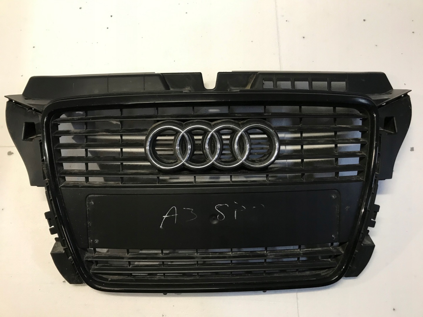 Audi A3 8P Kühlergrill FRONTGRILL Kühlergitter 8P0853651A - Thumbnail 1