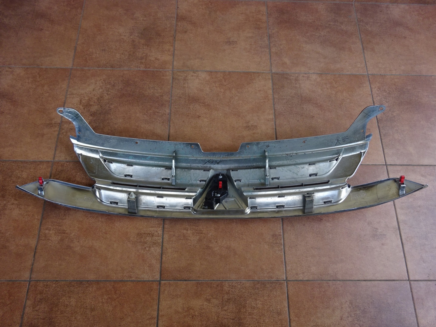 Mitsubishi Outlander CU0W Kühlergrill FRONTGRILL Kühlergitter 7450A992 - Thumbnail 10