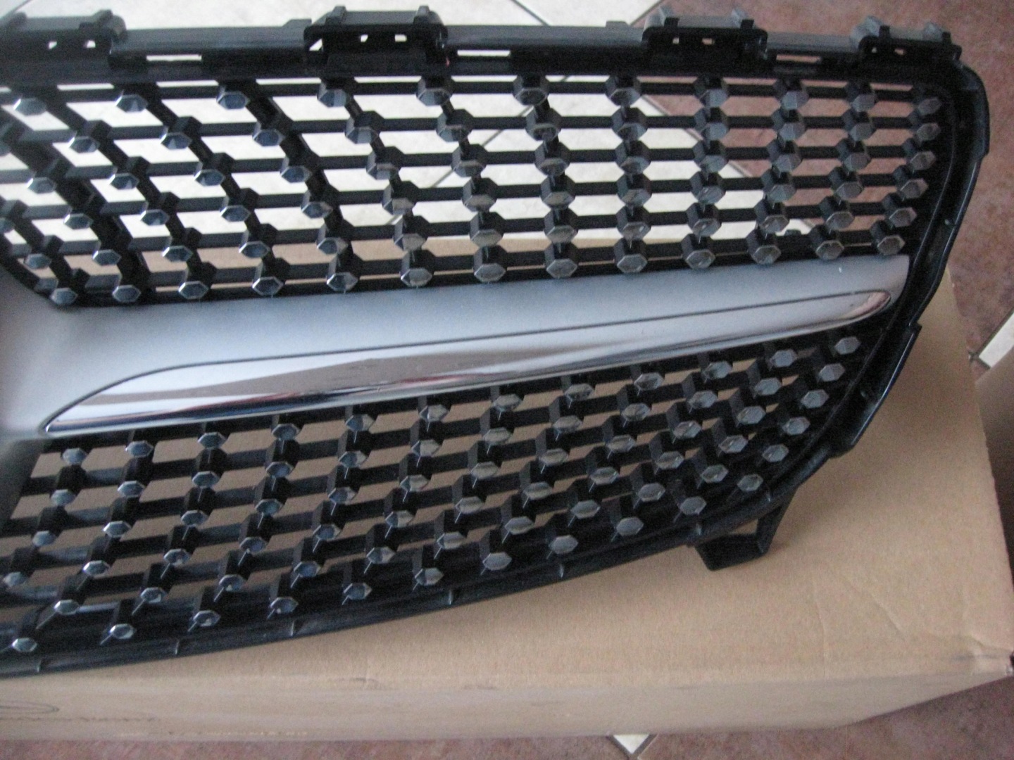 Mercedes-Benz A-Klasse W176 Kühlergrill FRONTGRILL Kühlergitter A1768807600 - Thumbnail 3