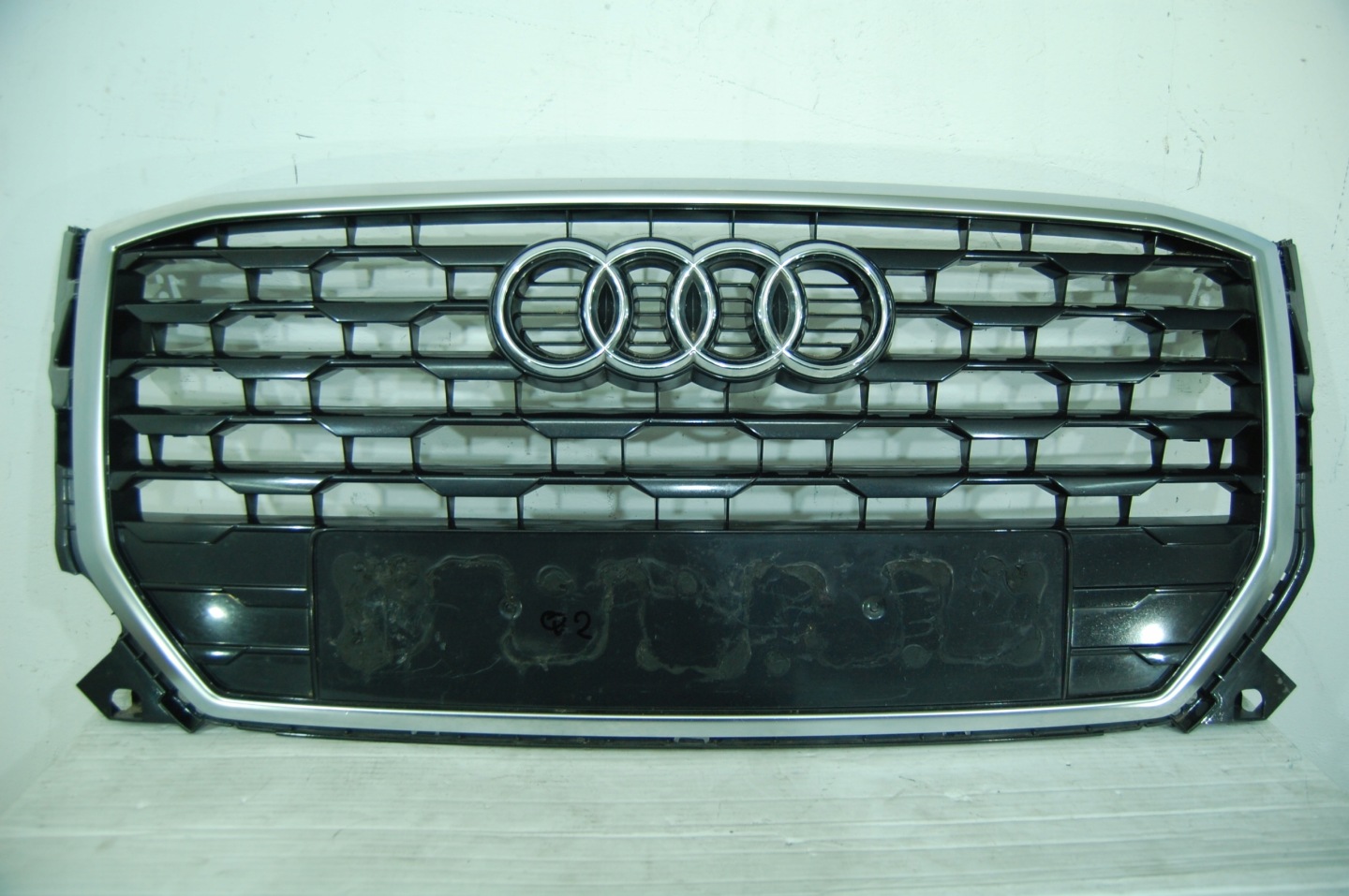 Audi Q2 Kühlergrill FRONTGRILL Kühlergitter - Thumbnail 1