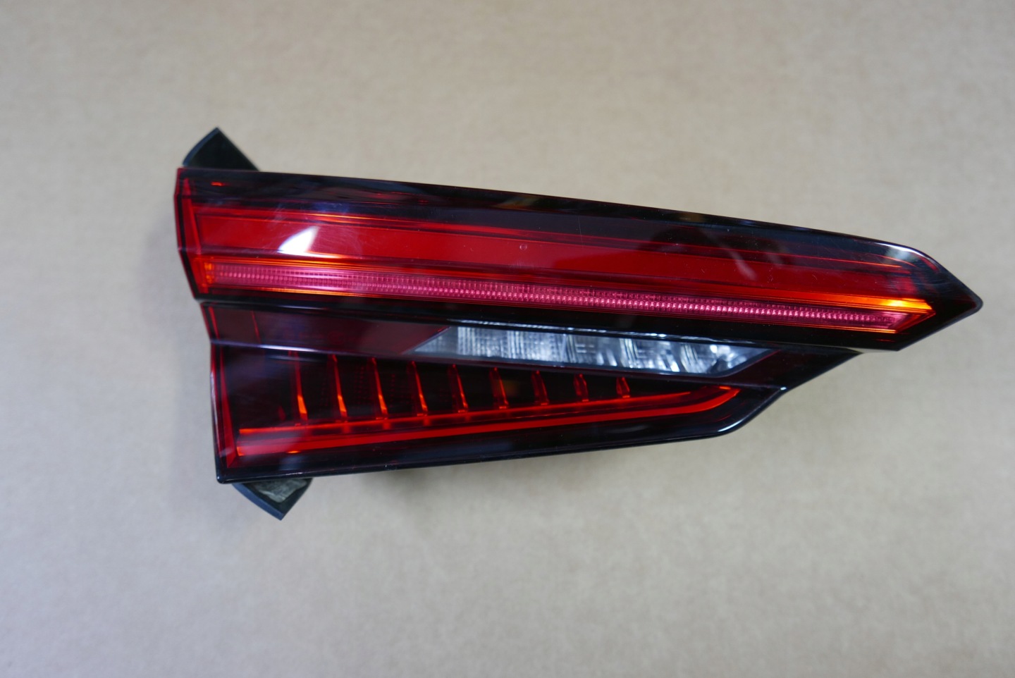 Audi A5 Rückleuchte 8W6945093B Rearlamp - Thumbnail 1