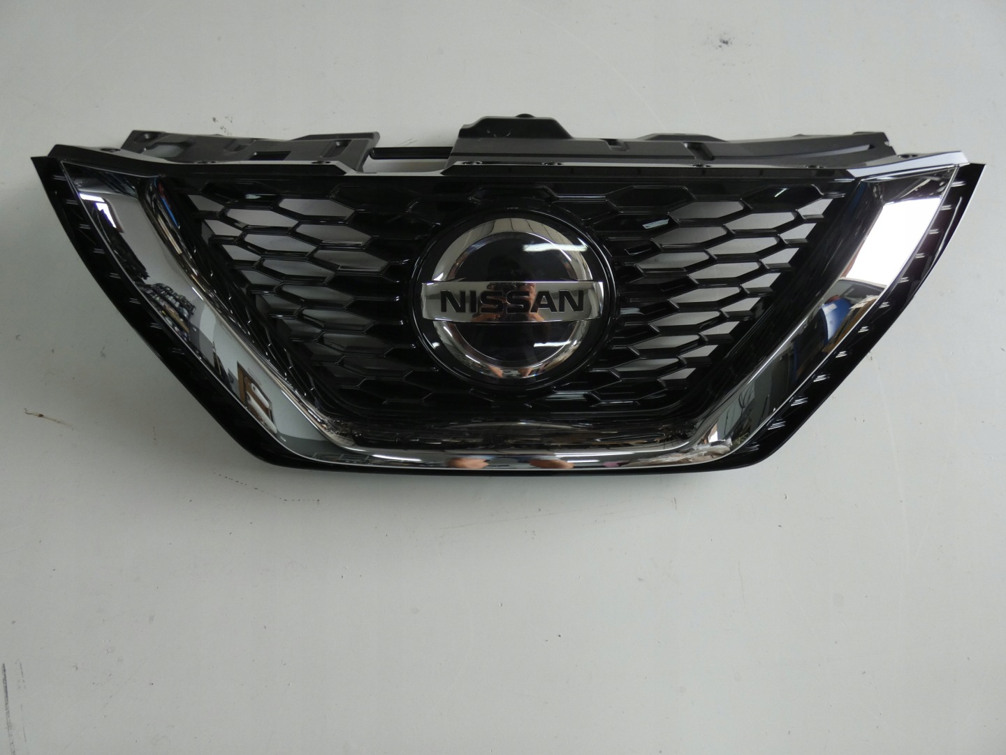 Nissan Qashqai J11 Kühlergrill FRONTGRILL Kühlergitter - Image 1