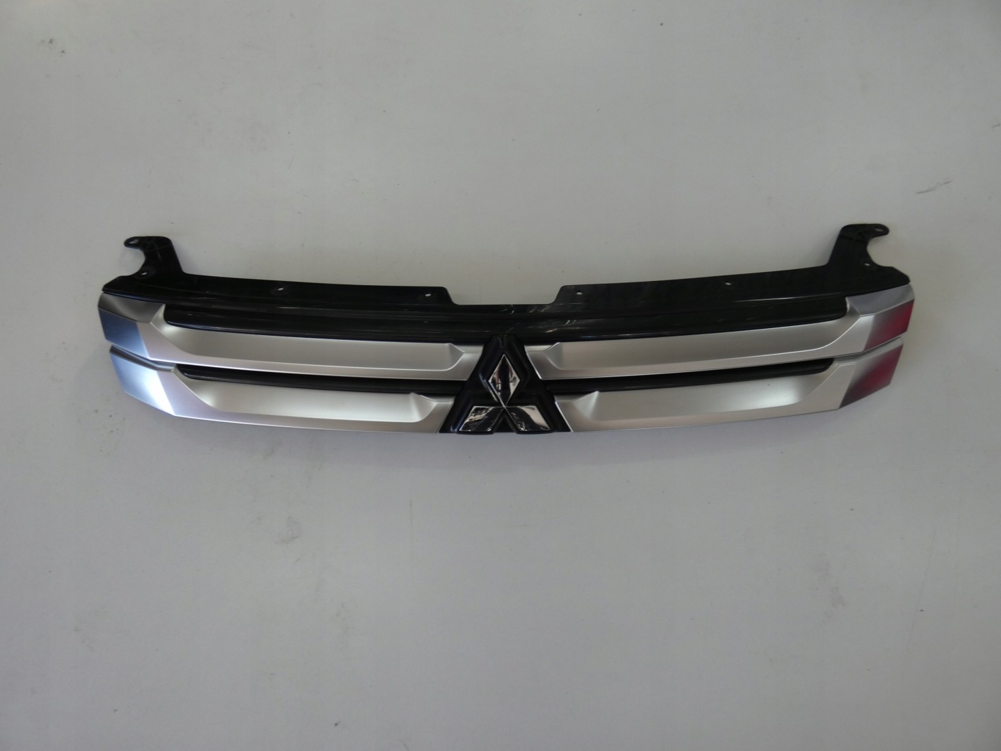 Mitsubishi Outlander CU0W Kühlergrill FRONTGRILL Kühlergitter - Image 1