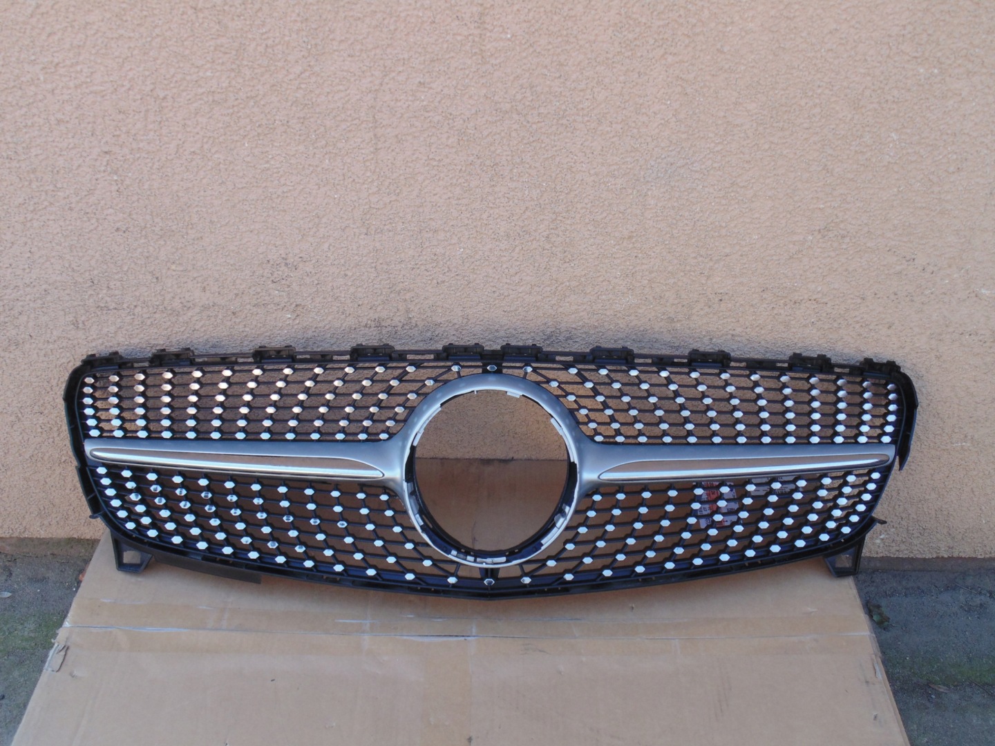 Mercedes-Benz A-Klasse W176 Kühlergrill FRONTGRILL Kühlergitter A1768881760 - Thumbnail 1
