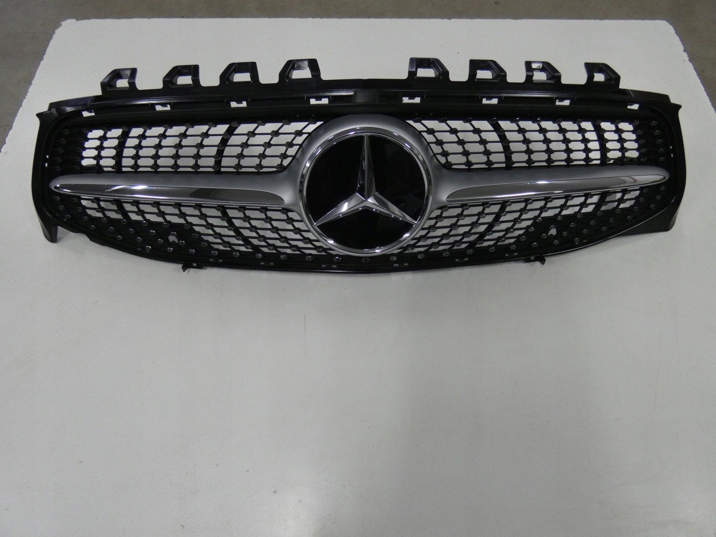 Mercedes-Benz CLA C118 Kühlergrill FRONTGRILL Kühlergitter - Thumbnail 1
