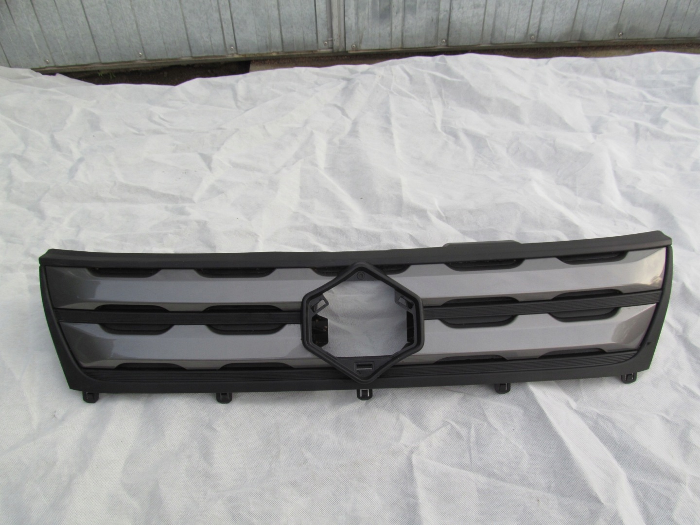 Suzuki Vitara I ET Kühlergrill FRONTGRILL Kühlergitter 7212154P0 - Thumbnail 1