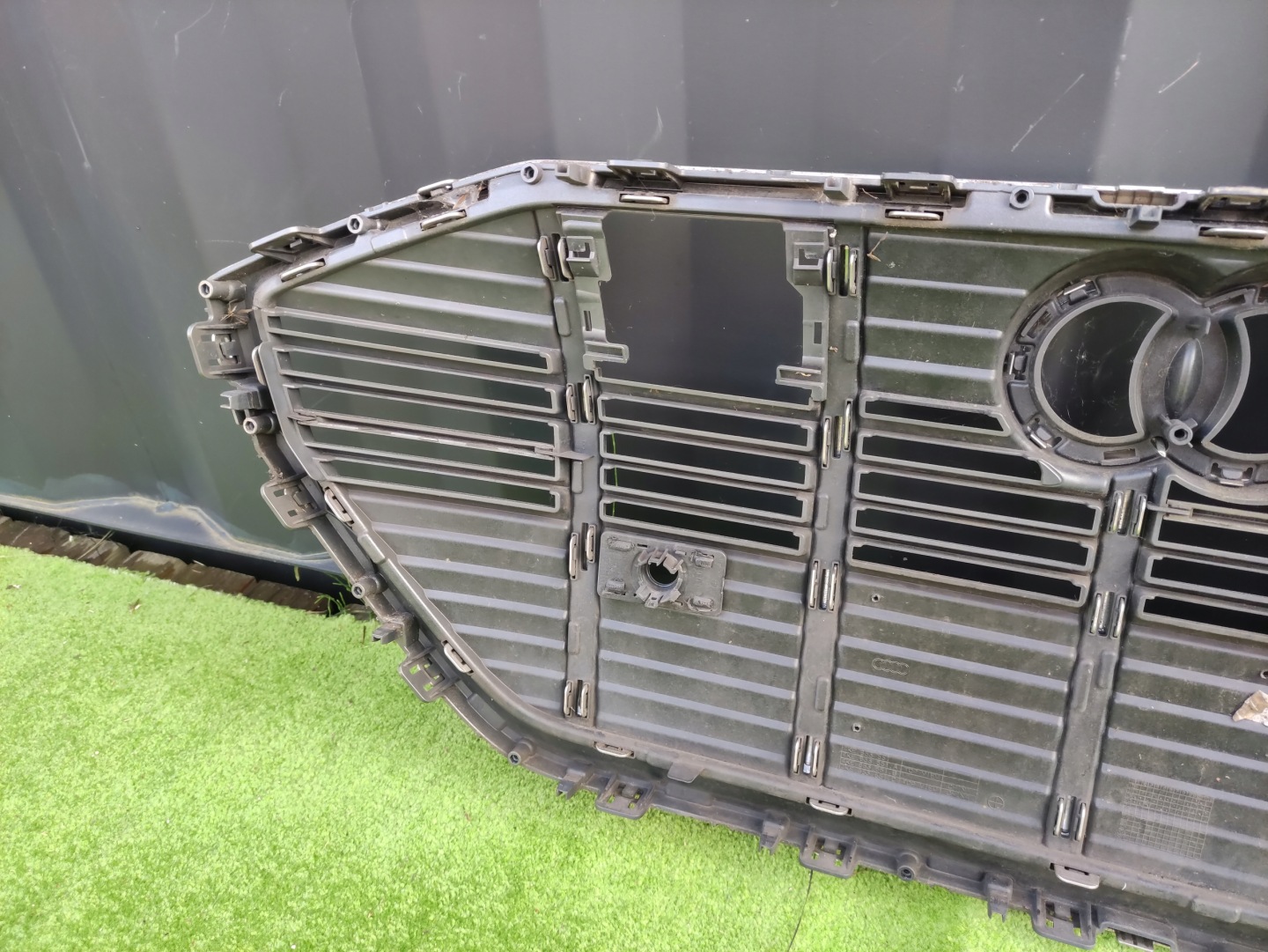 Audi e-tron Kühlergrill FRONTGRILL Kühlergitter 4KE853651ET - Thumbnail 9