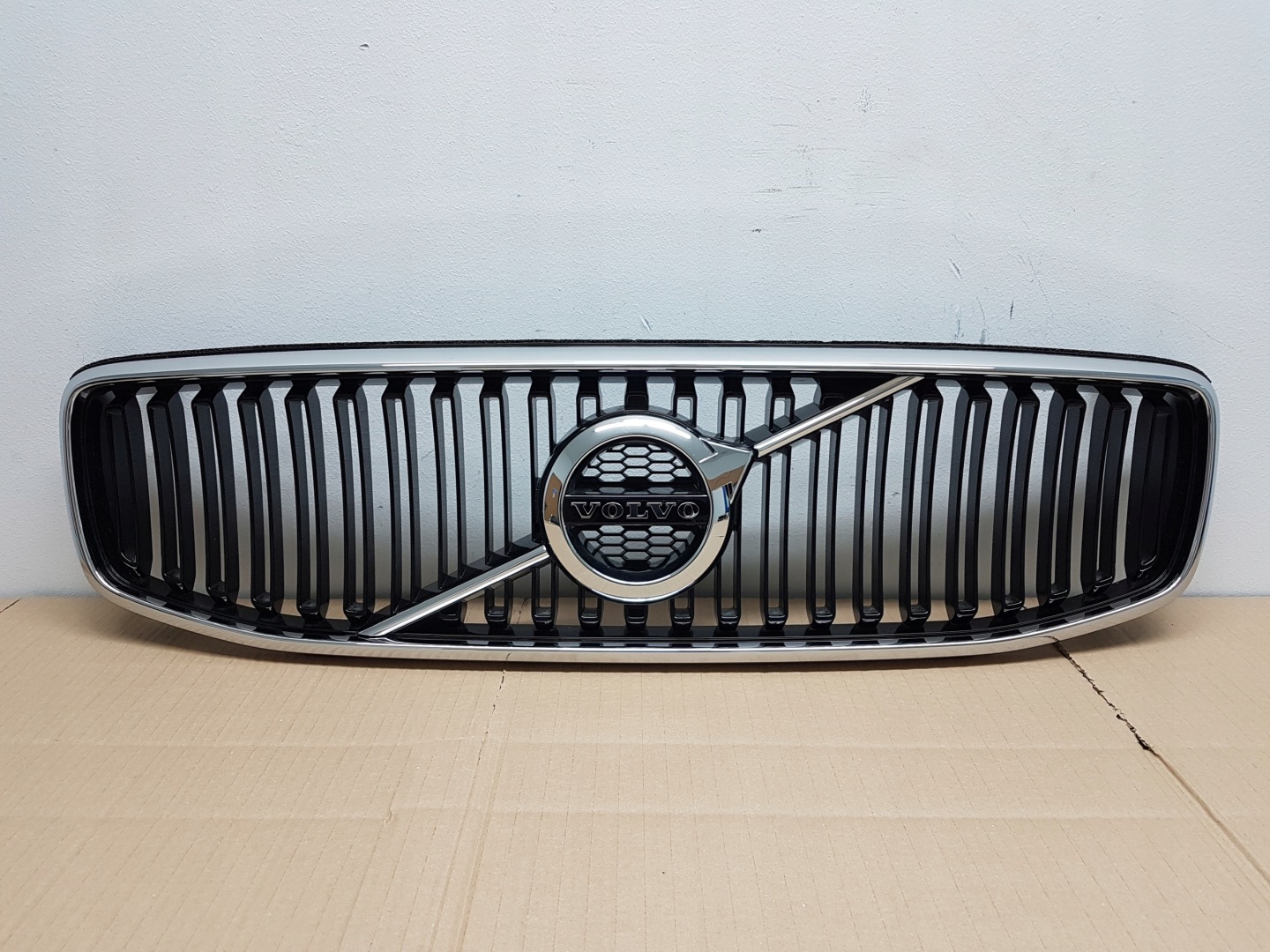 Volvo S90/V90 S90 Kühlergrill FRONTGRILL Kühlergitter 83138351 - Thumbnail 1