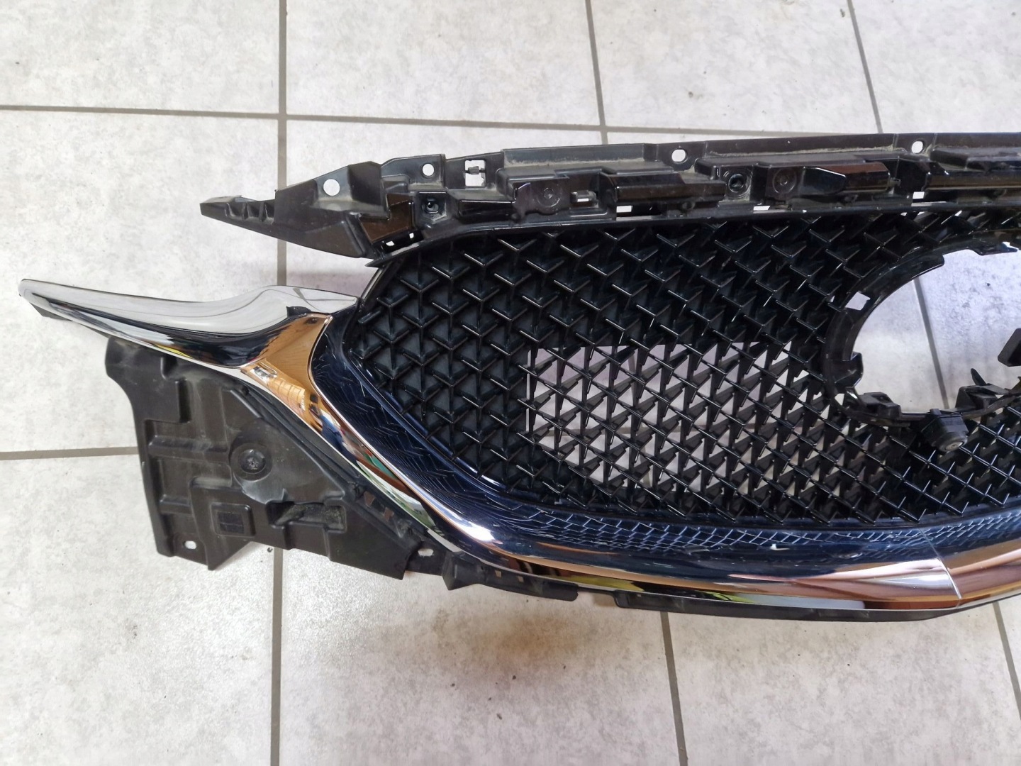 Mazda CX-5 KF Kühlergrill FRONTGRILL Kühlergitter KFYT507J1K - Thumbnail 4