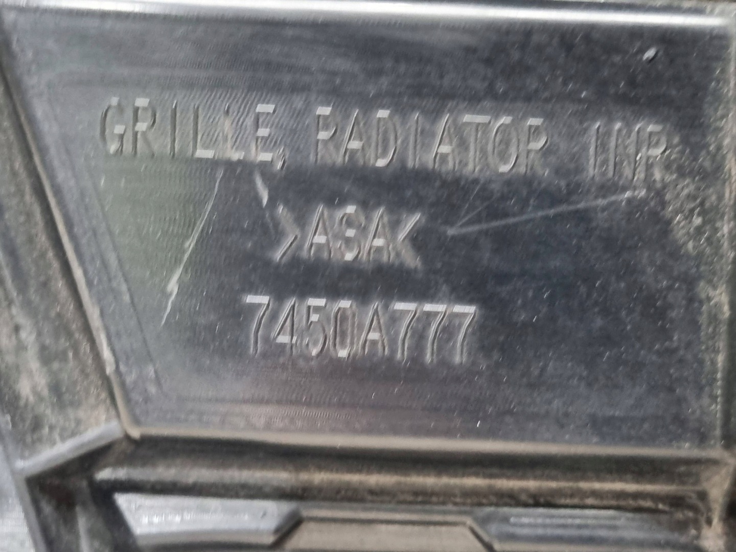 Mitsubishi Pajero V80 Kühlergrill FRONTGRILL Kühlergitter 7450A777 - Thumbnail 12