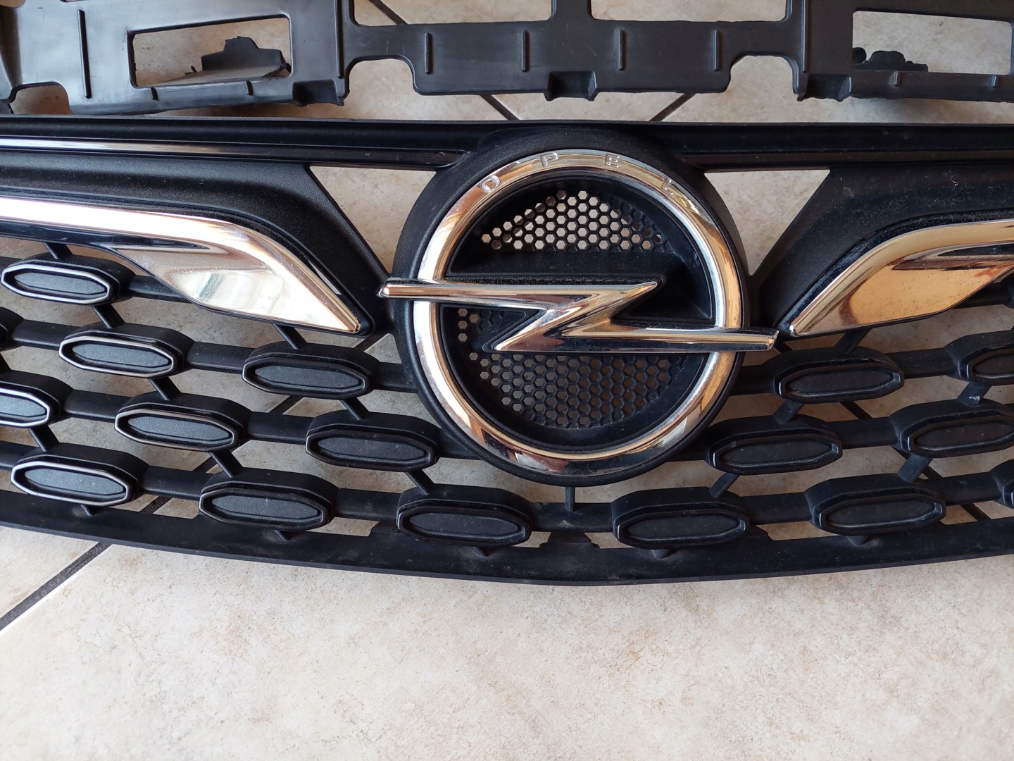 Opel Astra Kühlergrill FRONTGRILL Kühlergitter 39130501 - Thumbnail 3
