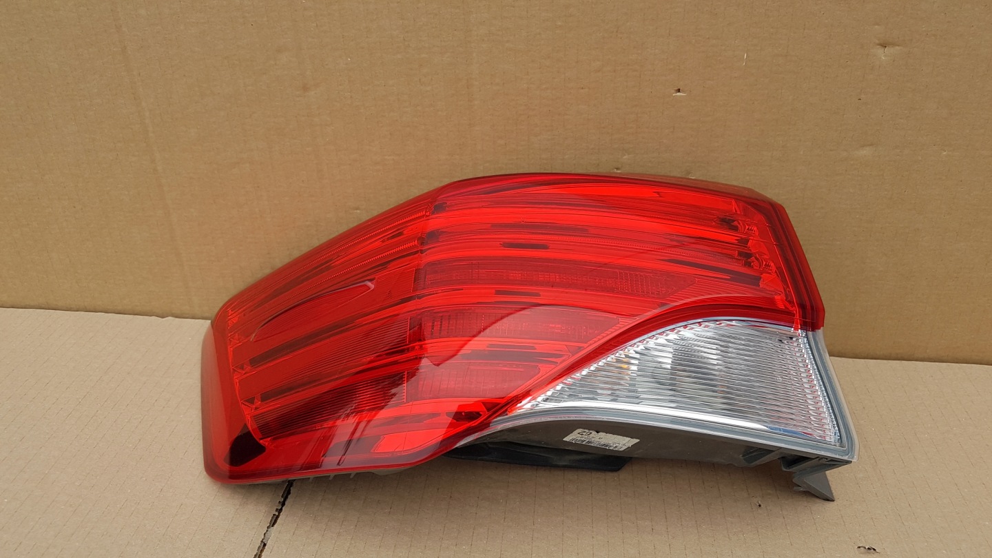 Toyota Avensis T27 Rückleuchte Rearlamp - Thumbnail 6