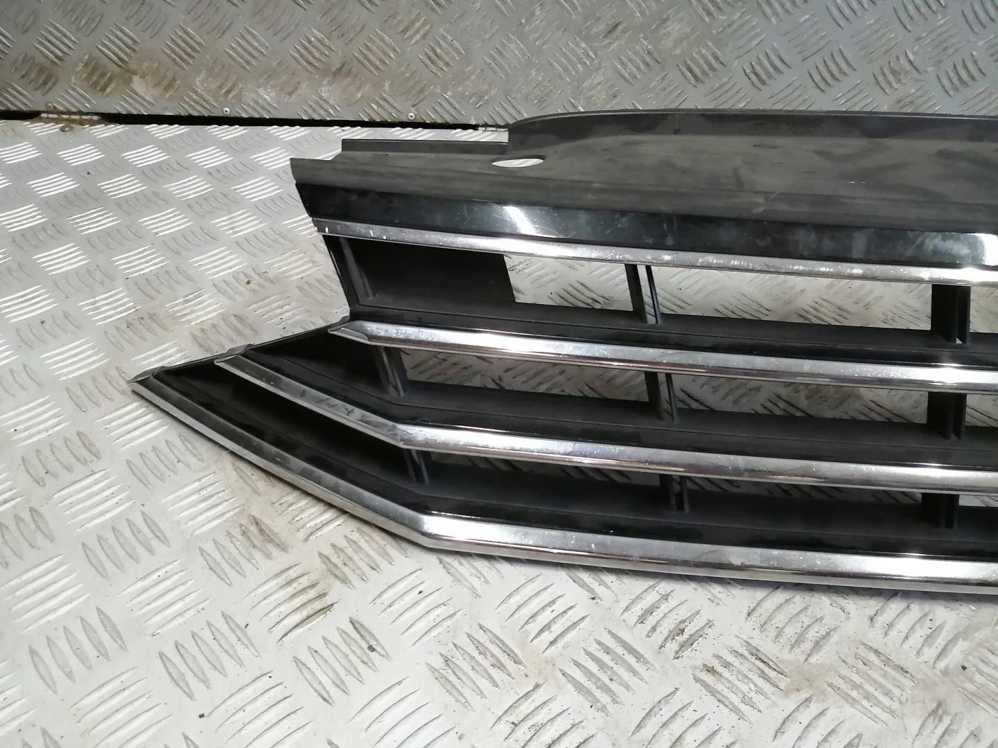 VW Passat B8 Kühlergrill FRONTGRILL Kühlergitter 3G0853651AK - Thumbnail 2