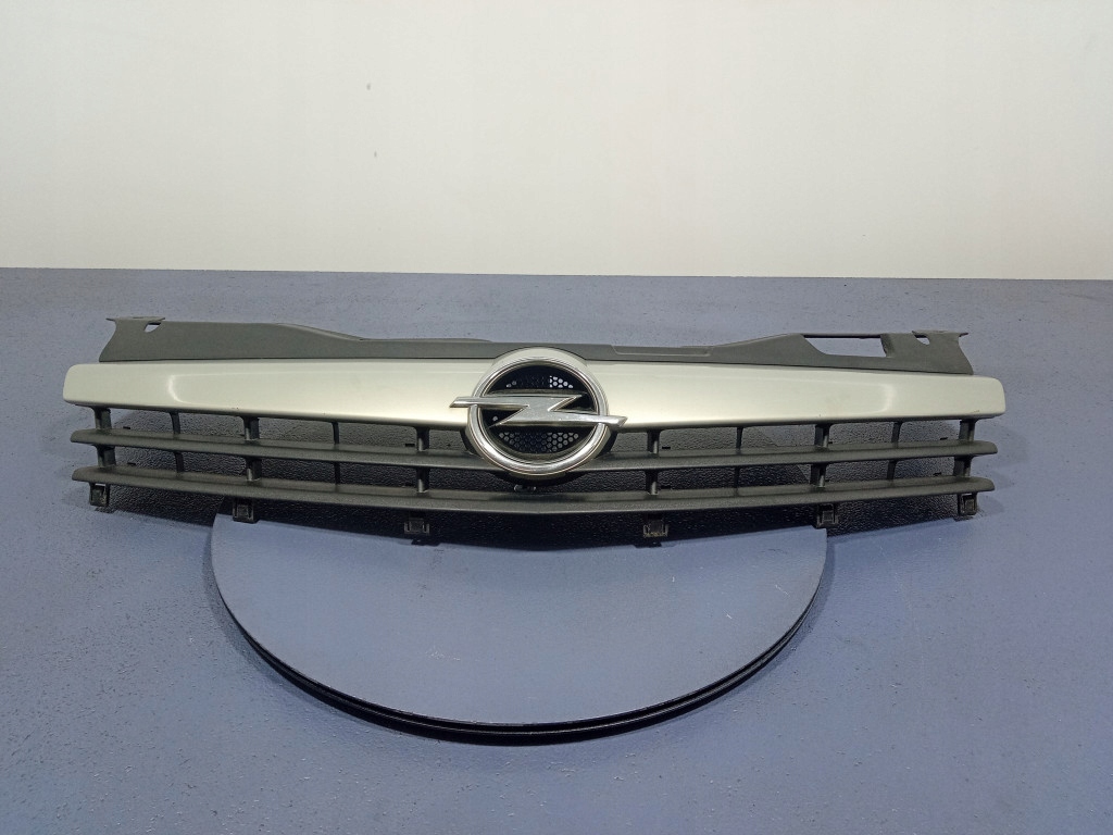 Opel Astra Kühlergrill FRONTGRILL Kühlergitter 13108460 - Thumbnail 1
