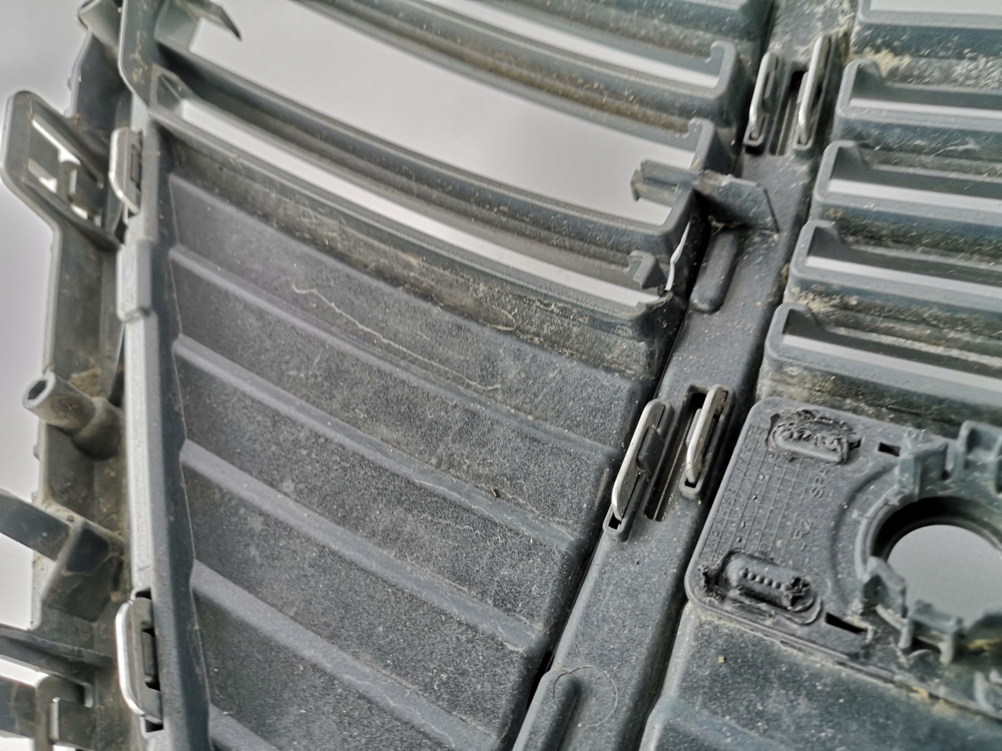 Audi e-tron Kühlergrill FRONTGRILL Kühlergitter 4KE853651A - Thumbnail 12