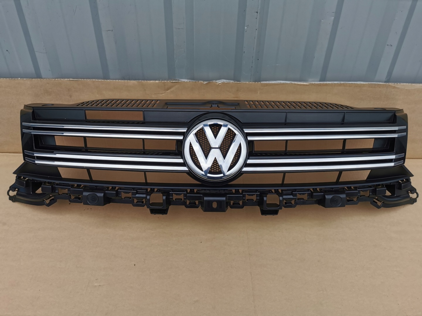 VW Tiguan Kühlergrill FRONTGRILL Kühlergitter 5N0853653FS - Thumbnail 1