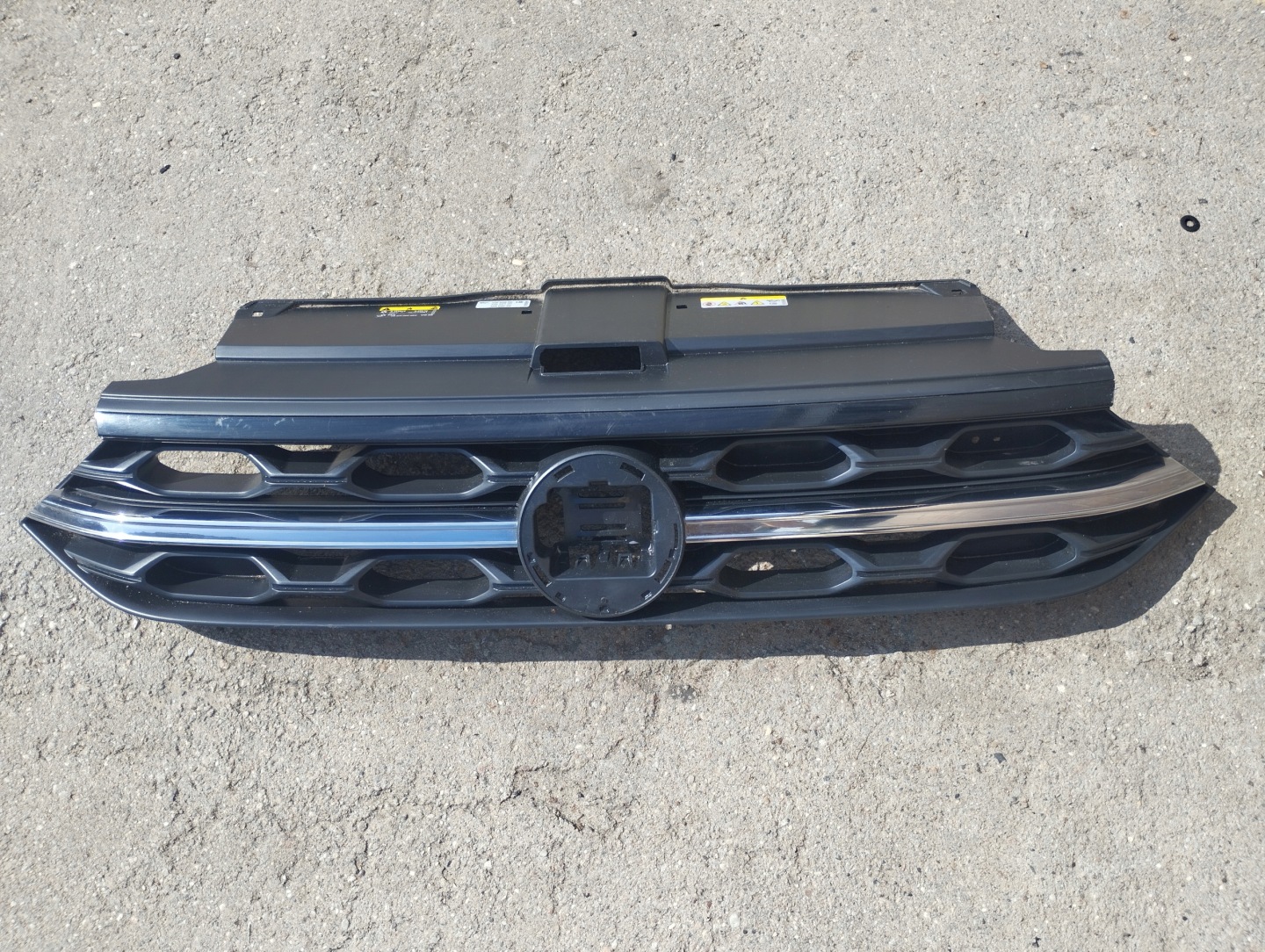 VW T-Roc A1 Kühlergrill FRONTGRILL Kühlergitter 2GA853651 - Thumbnail 1