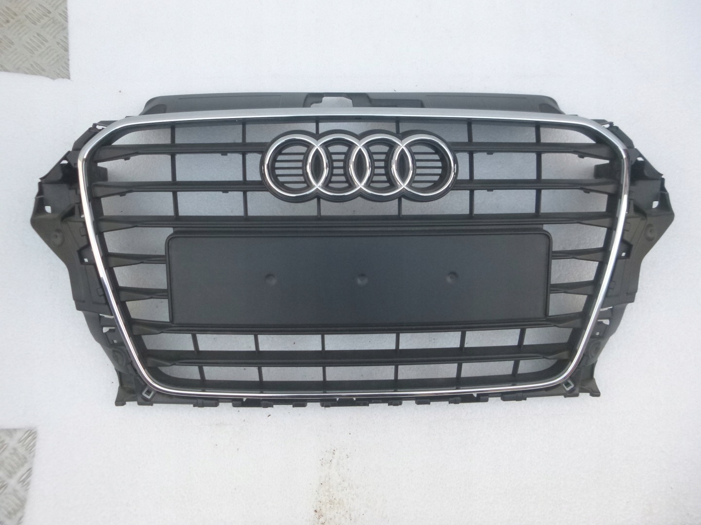 Audi A3 8V Kühlergrill FRONTGRILL Kühlergitter 8V3853651 - Thumbnail 1