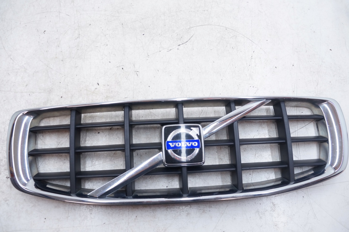 Volvo S70/V70/XC70 XC70 Kühlergrill FRONTGRILL Kühlergitter 30678682 - Thumbnail 1