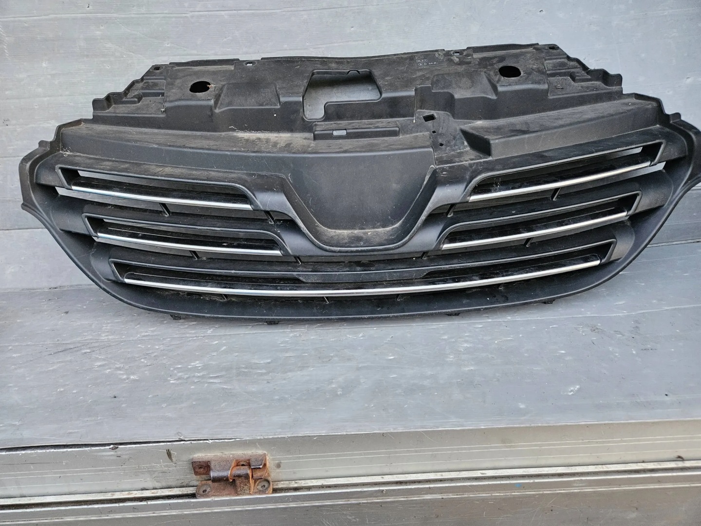 Renault Trafic L Kühlergrill FRONTGRILL Kühlergitter 623108673R - Thumbnail 1