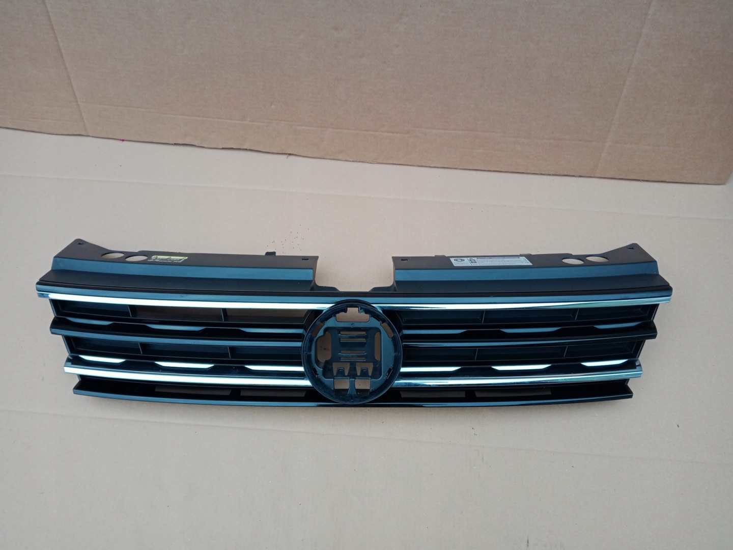 VW Tiguan Kühlergrill FRONTGRILL Kühlergitter 5NA853653AT - Thumbnail 1