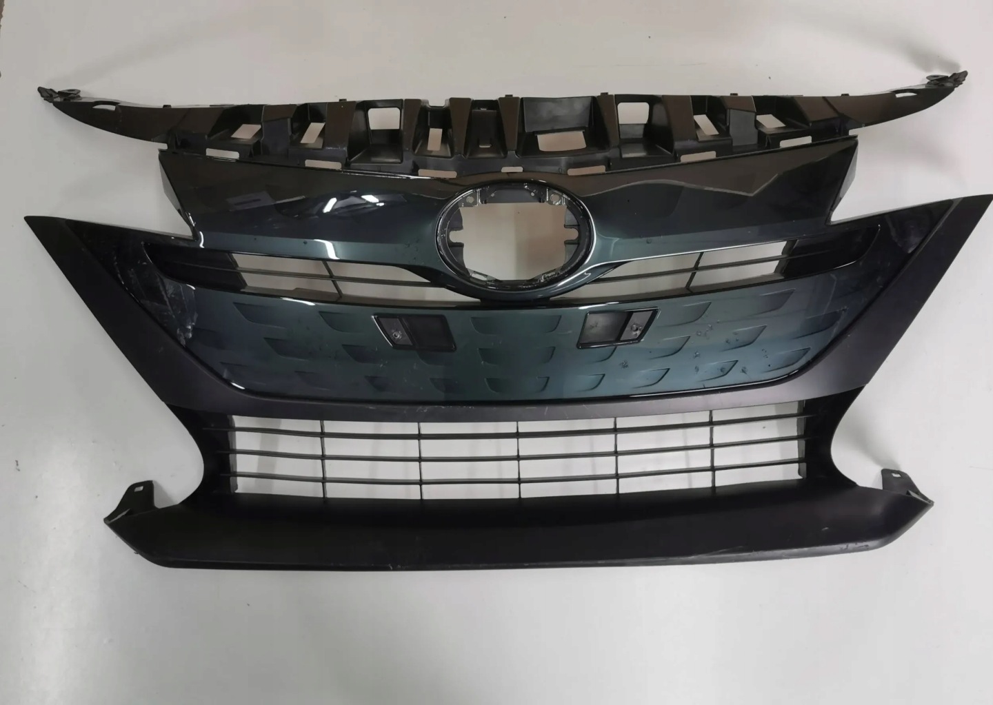 Toyota Prius HW2 Kühlergrill FRONTGRILL Kühlergitter 5311247261 - Thumbnail 1