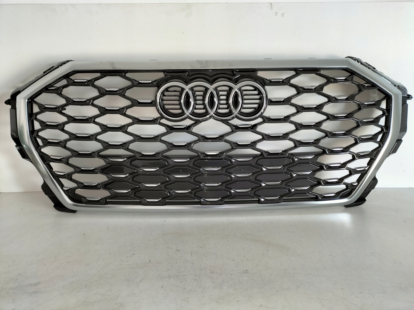 Audi Q3 Kühlergrill FRONTGRILL Kühlergitter - Thumbnail 1
