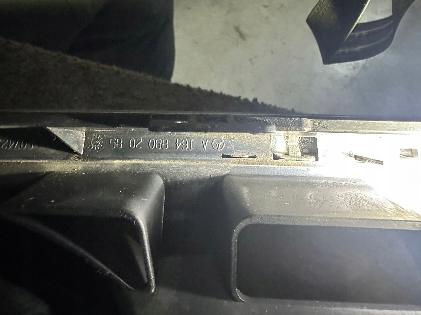 Mercedes-Benz M-Klasse W164 Kühlergrill FRONTGRILL Kühlergitter A1648880923 - Thumbnail 3