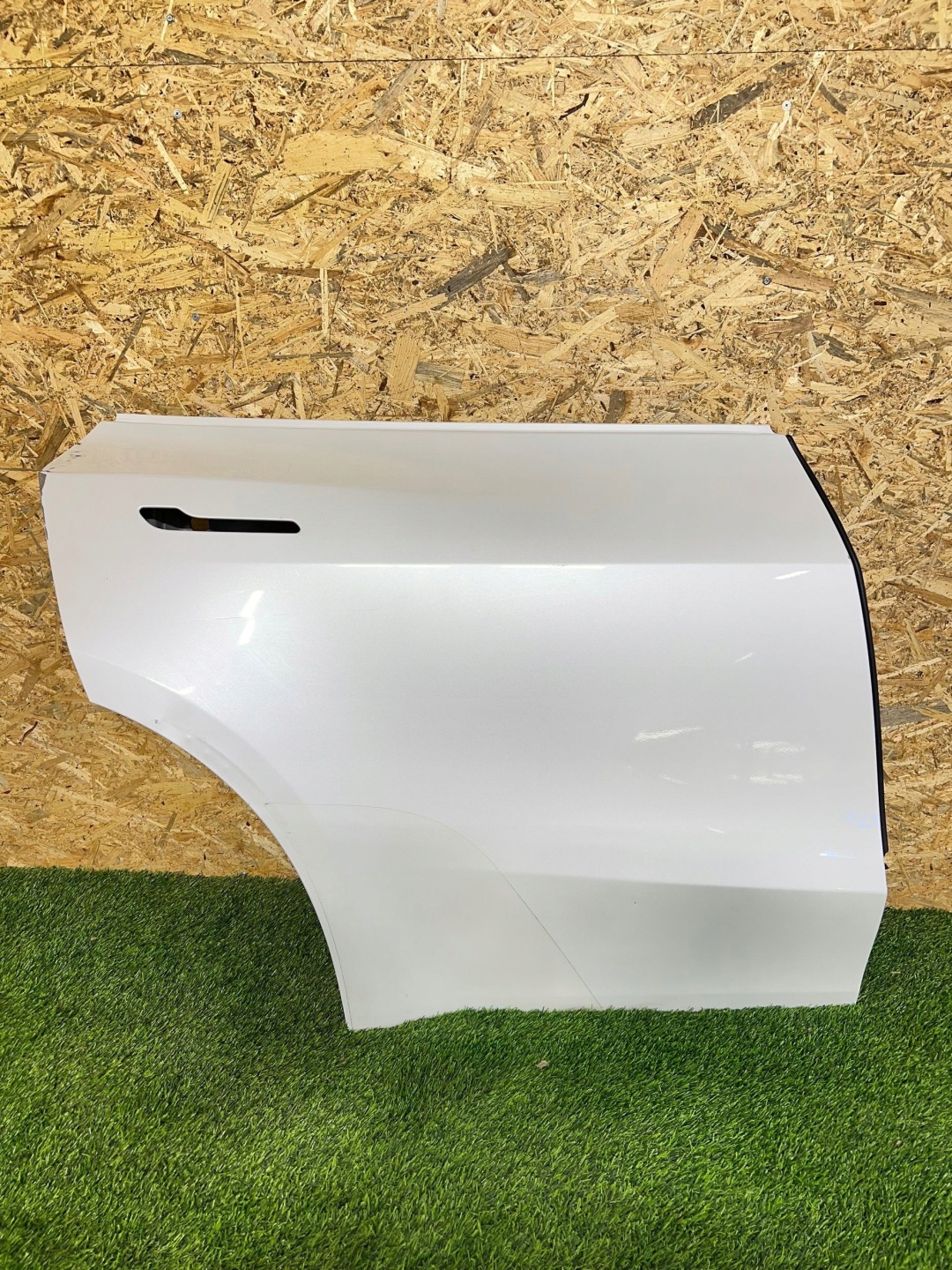 Tesla Model Y 005 Tür Hinten Rechts Door Porta Porte - Thumbnail 1