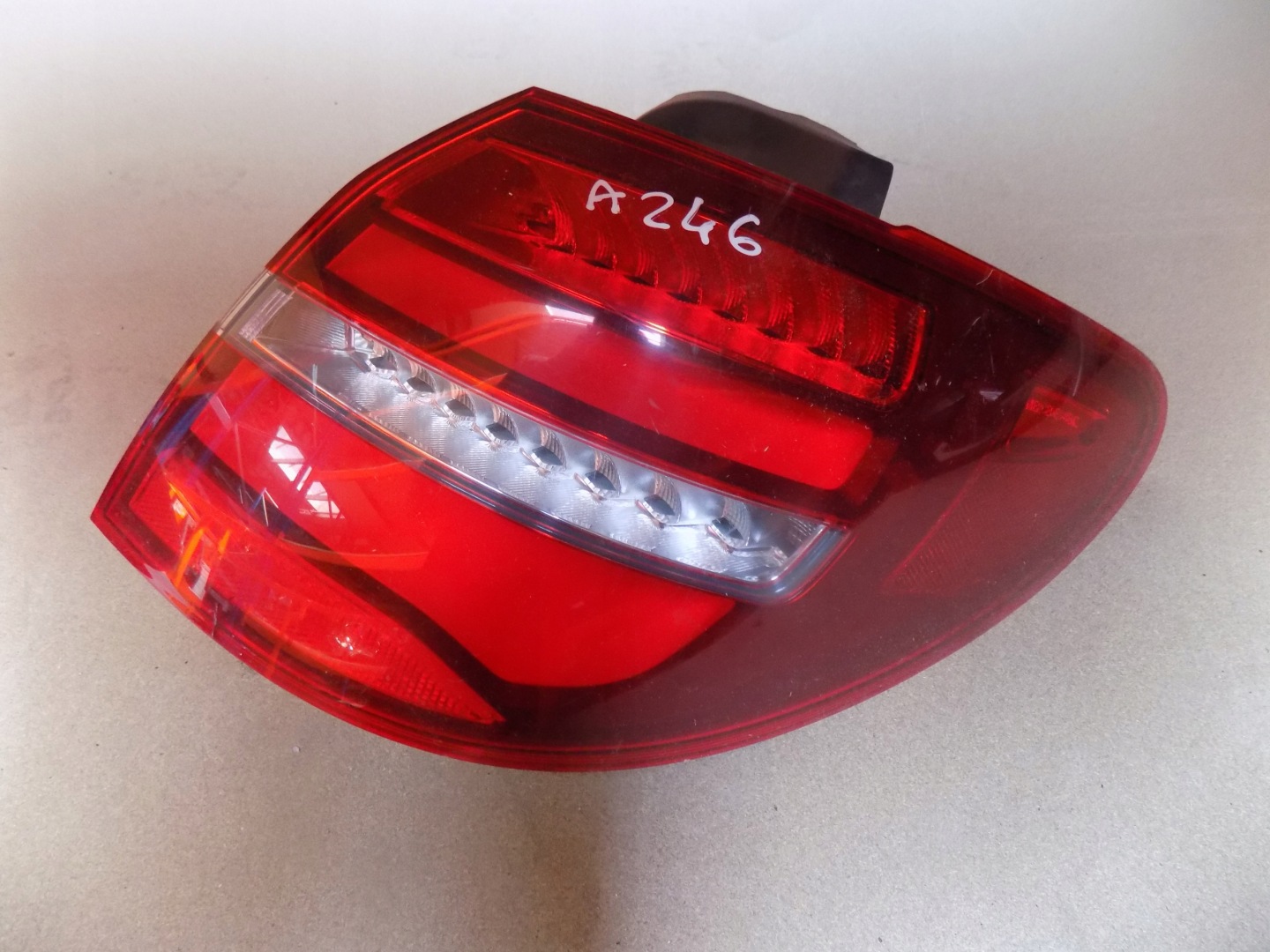 Mercedes-Benz B-Klasse W246 Rückleuchte A2469069100 Rearlamp - Thumbnail 1