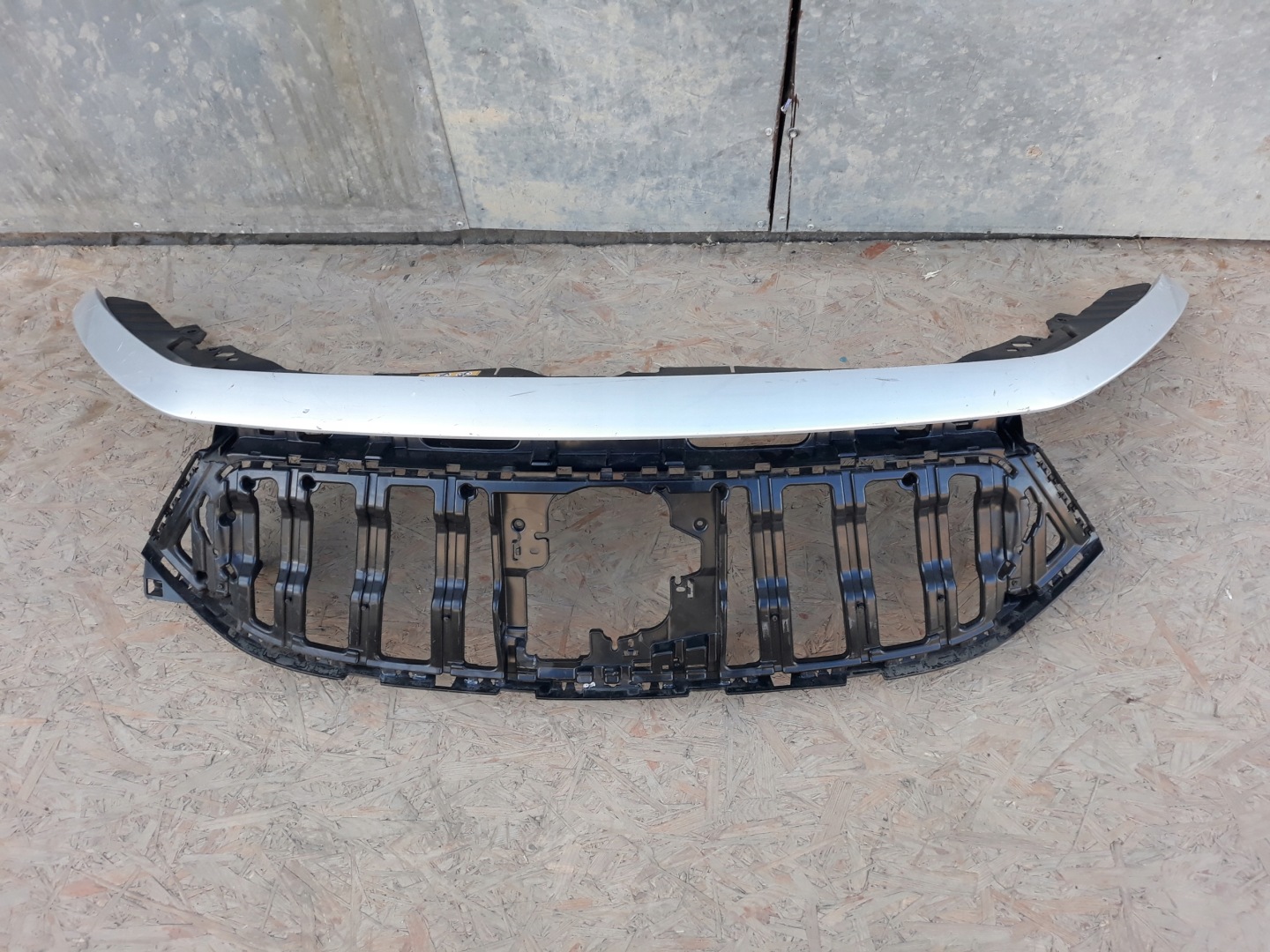 Mercedes-Benz EQA H243 Kühlergrill FRONTGRILL Kühlergitter A2438880600 - Thumbnail 1