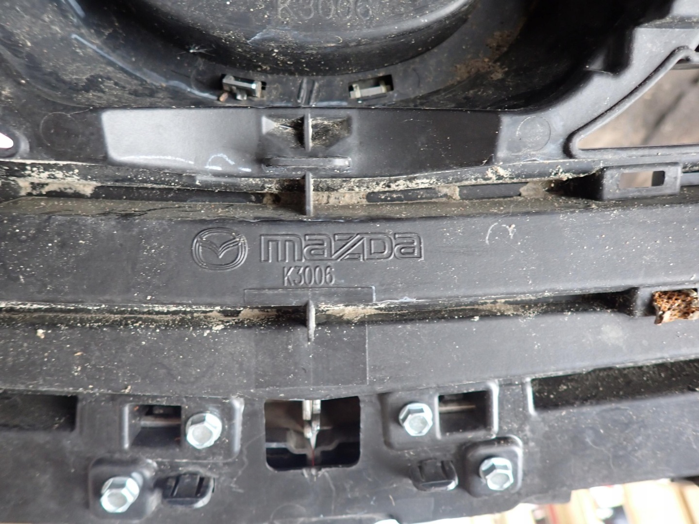 Mazda 6 GJ Kühlergrill FRONTGRILL Kühlergitter G46L50712G - Thumbnail 11