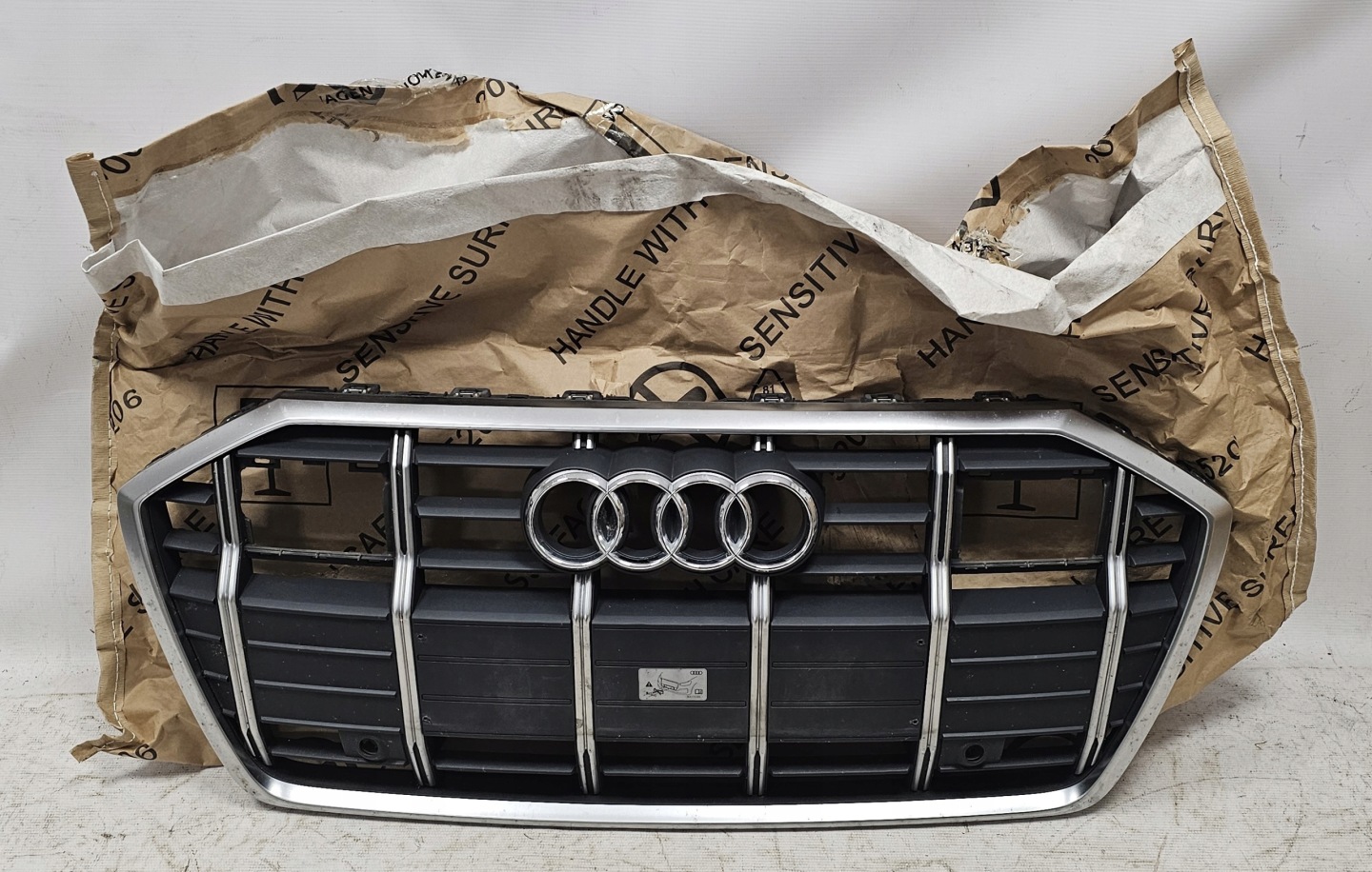 Audi A6 Kühlergrill FRONTGRILL Kühlergitter 4K0853651GA - Thumbnail 1