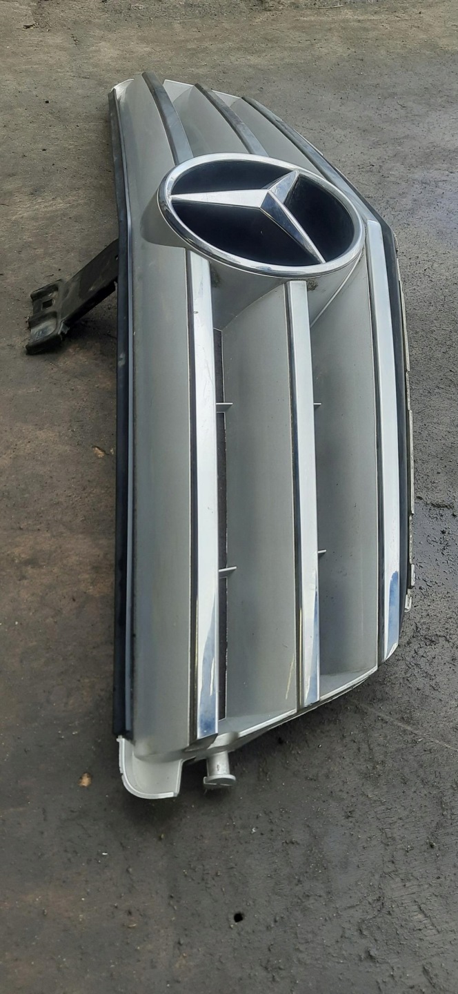 Mercedes-Benz C-Klasse W204 Kühlergrill FRONTGRILL Kühlergitter A2048800023 - Thumbnail 2