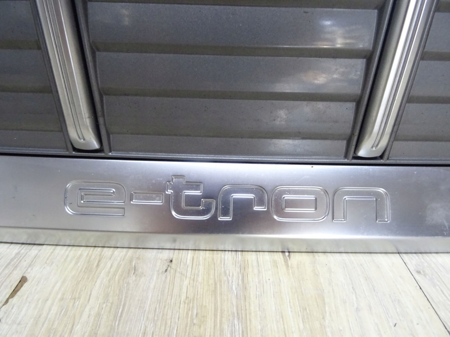 Audi e-tron Kühlergrill FRONTGRILL Kühlergitter 4KE853651 - Thumbnail 9