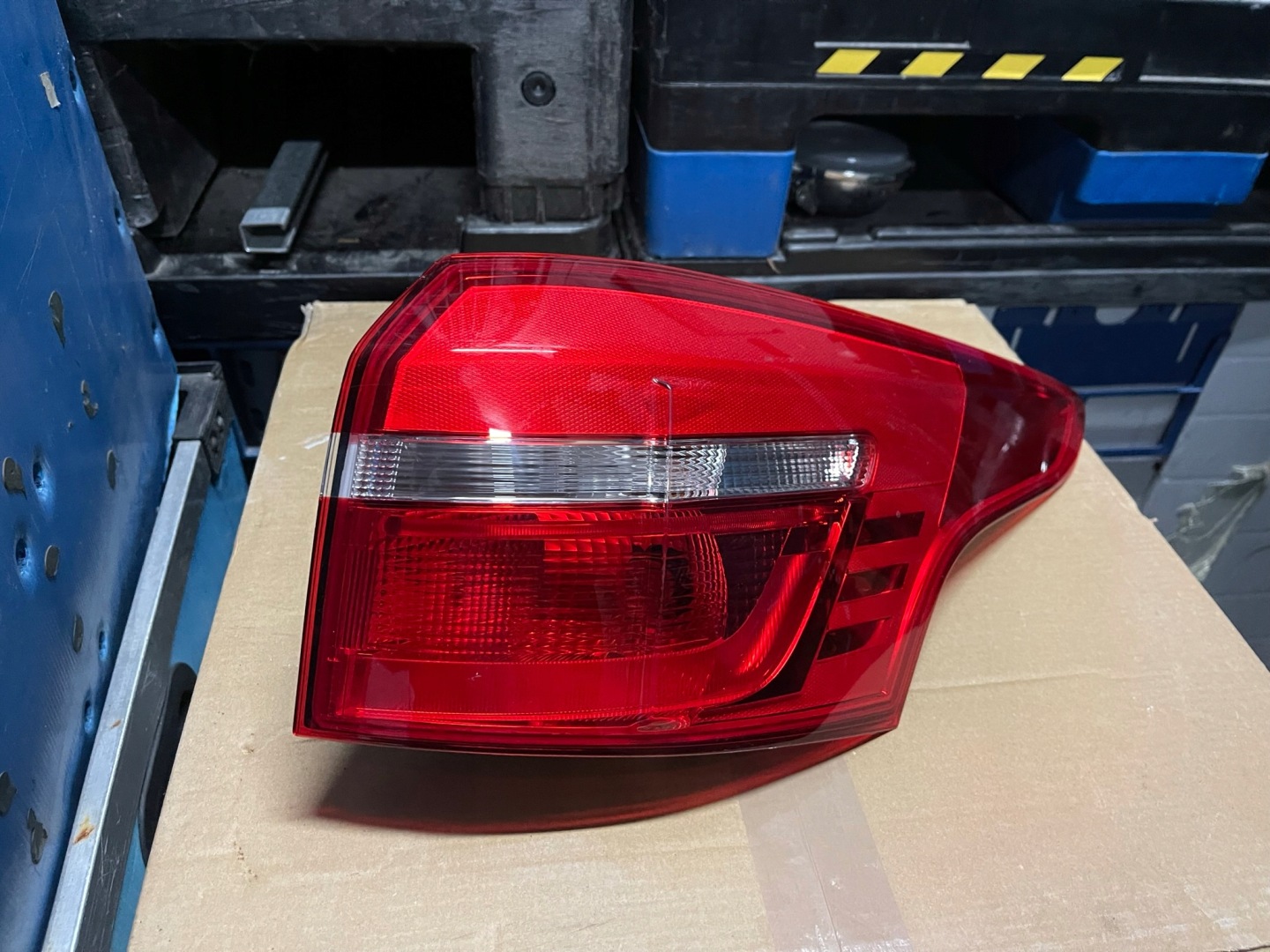 Ford Focus III Mk3 Rückleuchte F1EB13404EBRH Rearlamp - Thumbnail 7