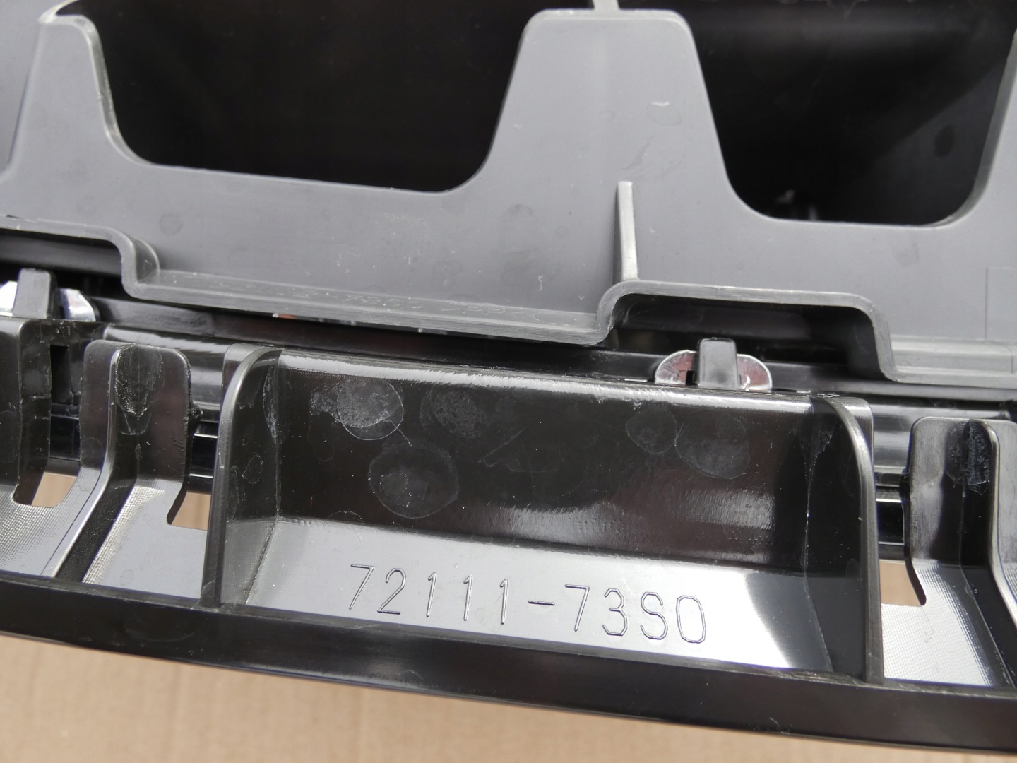 Suzuki Ignis I FH Kühlergrill FRONTGRILL Kühlergitter 7211173S0 - Thumbnail 5
