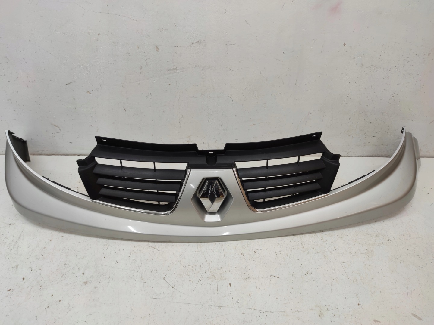 Renault Trafic L Kühlergrill FRONTGRILL Kühlergitter 623100251R - Thumbnail 1