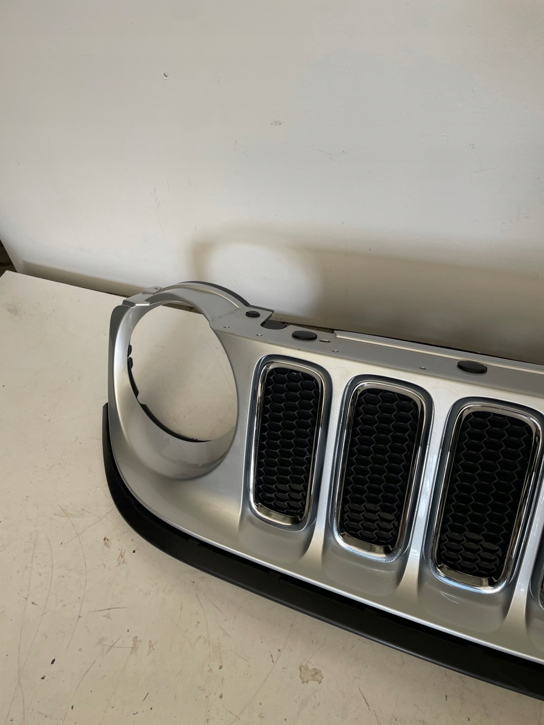 Jeep Renegade BU Kühlergrill FRONTGRILL Kühlergitter 73558782E - Thumbnail 3