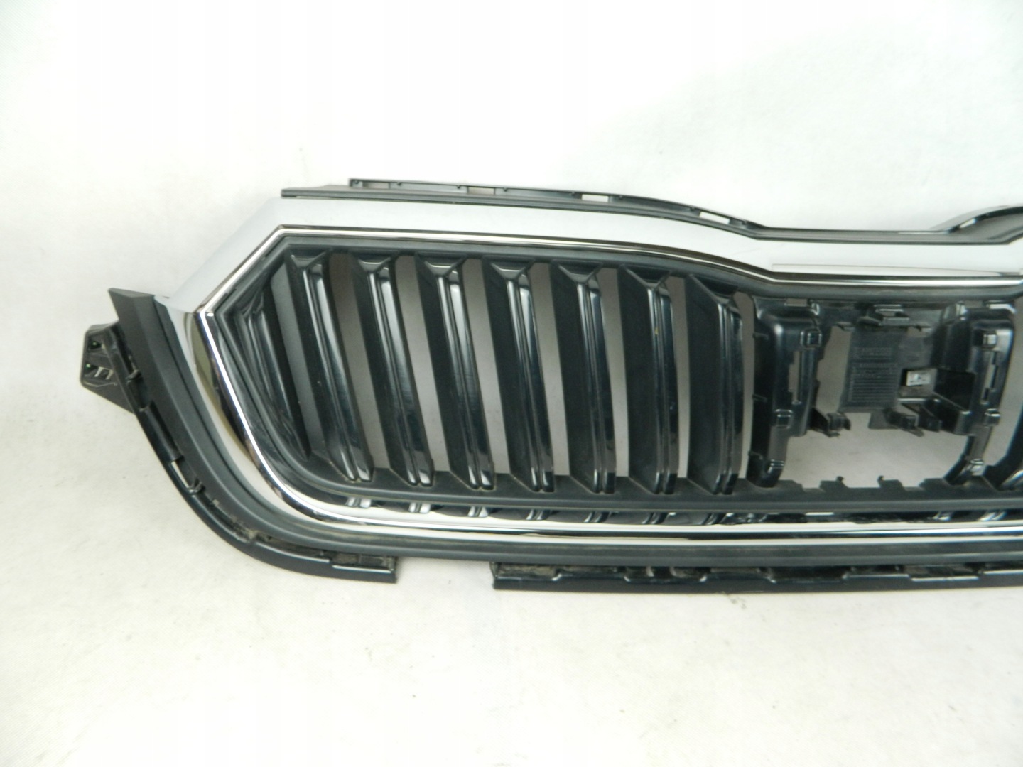 Skoda Octavia 1U Kühlergrill FRONTGRILL Kühlergitter 5E3807723 - Thumbnail 6