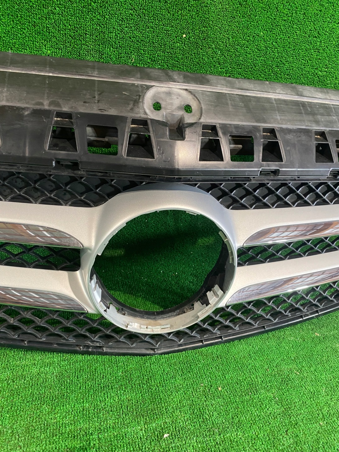 Mercedes-Benz A-Klasse W176 Kühlergrill FRONTGRILL Kühlergitter A1768880360 - Thumbnail 4