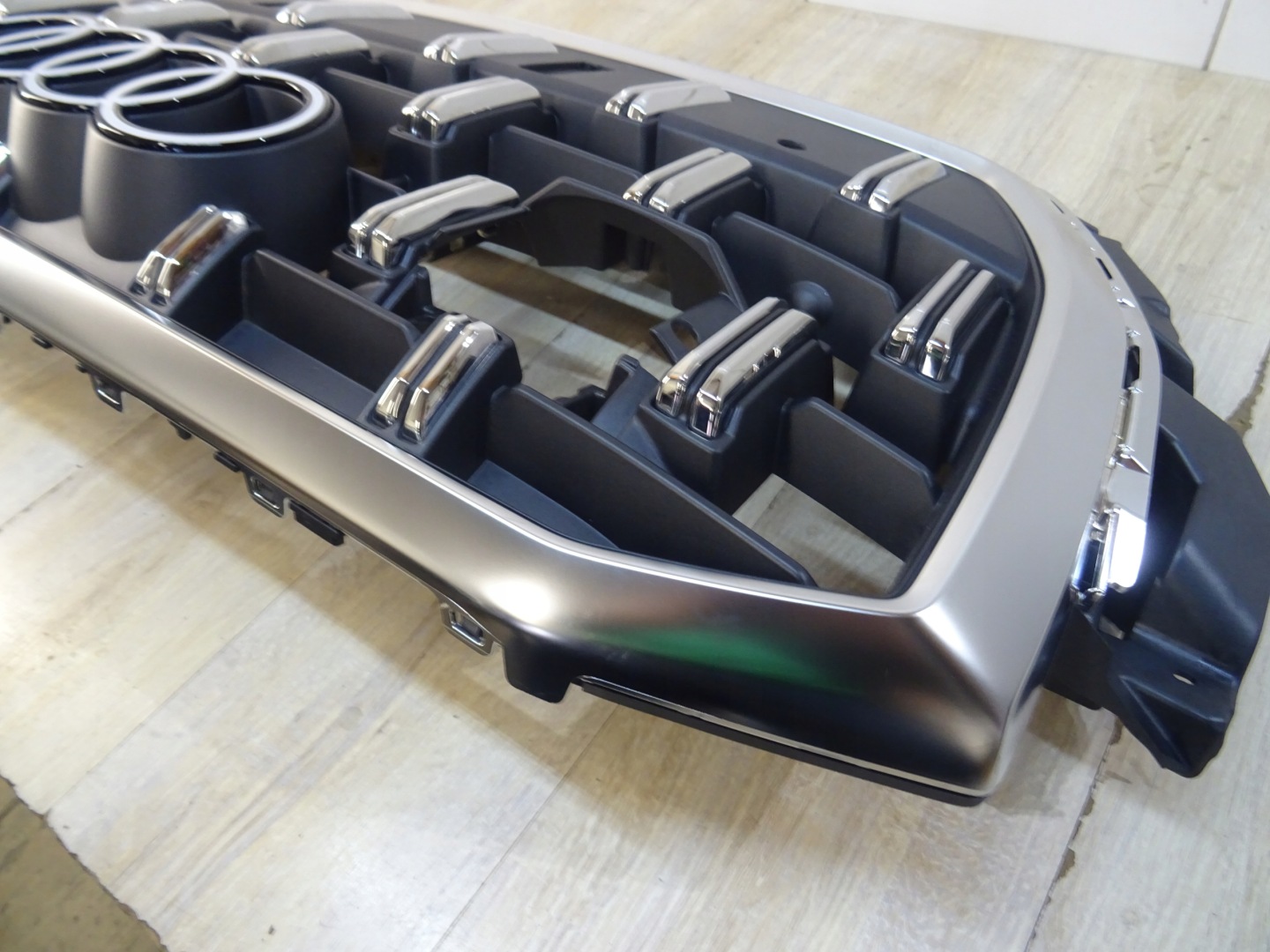 Audi Q7 Kühlergrill FRONTGRILL Kühlergitter 4M0853651BJ - Thumbnail 9
