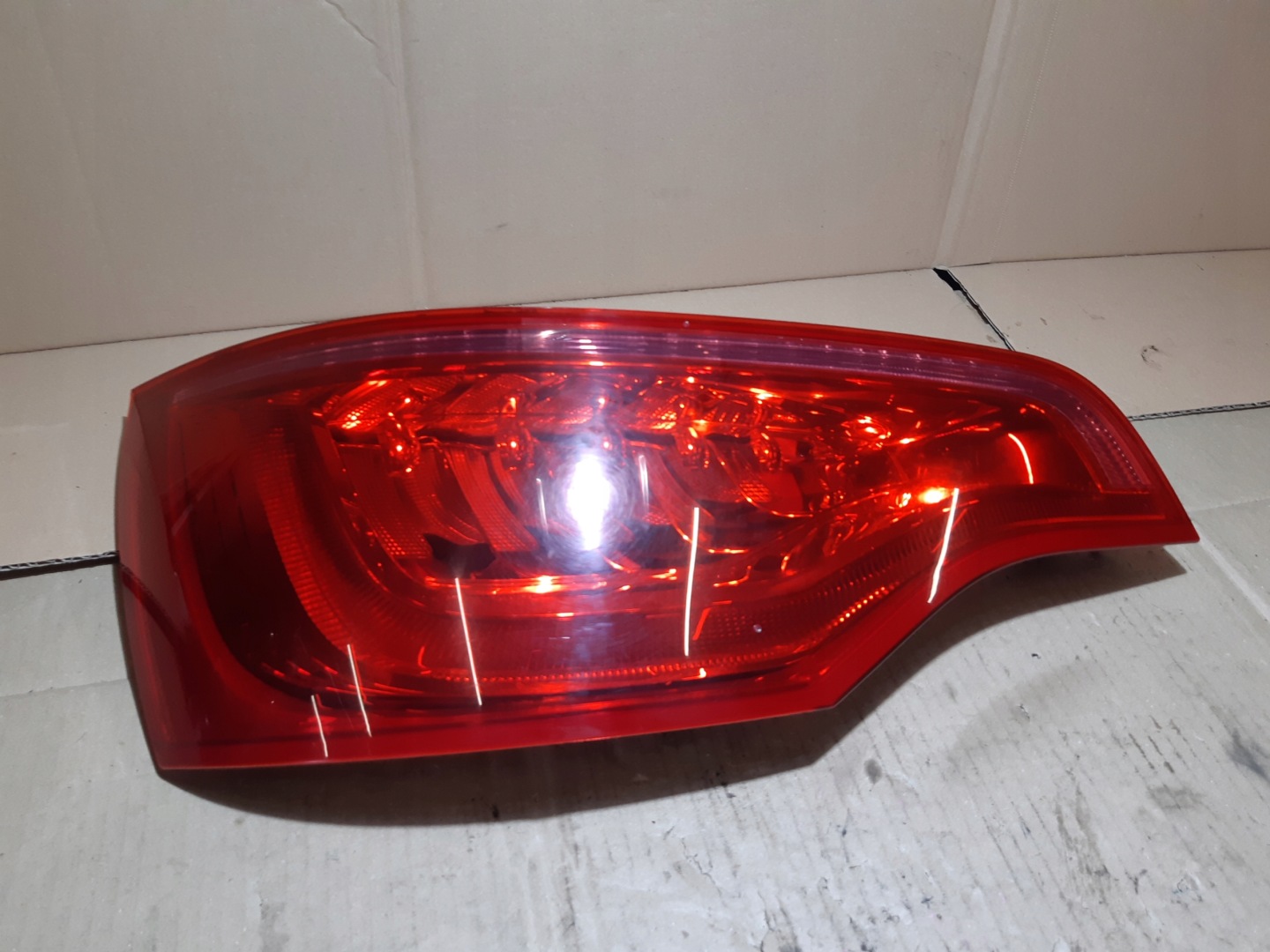 Audi Q7 Rückleuchte 4L0945093G Rearlamp - Thumbnail 1