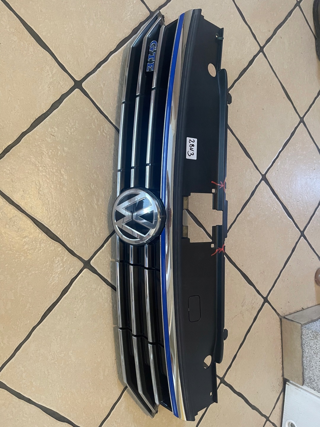VW Passat B8 Kühlergrill FRONTGRILL Kühlergitter - Thumbnail 1